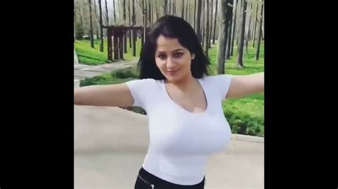 Anna Sivonas beautiful bouncy tits are all you need